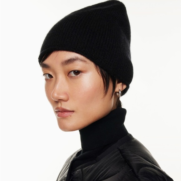 Aritzia Other - ARITZIA Babaton Cashmere Kisho Beanie – Black – One Size